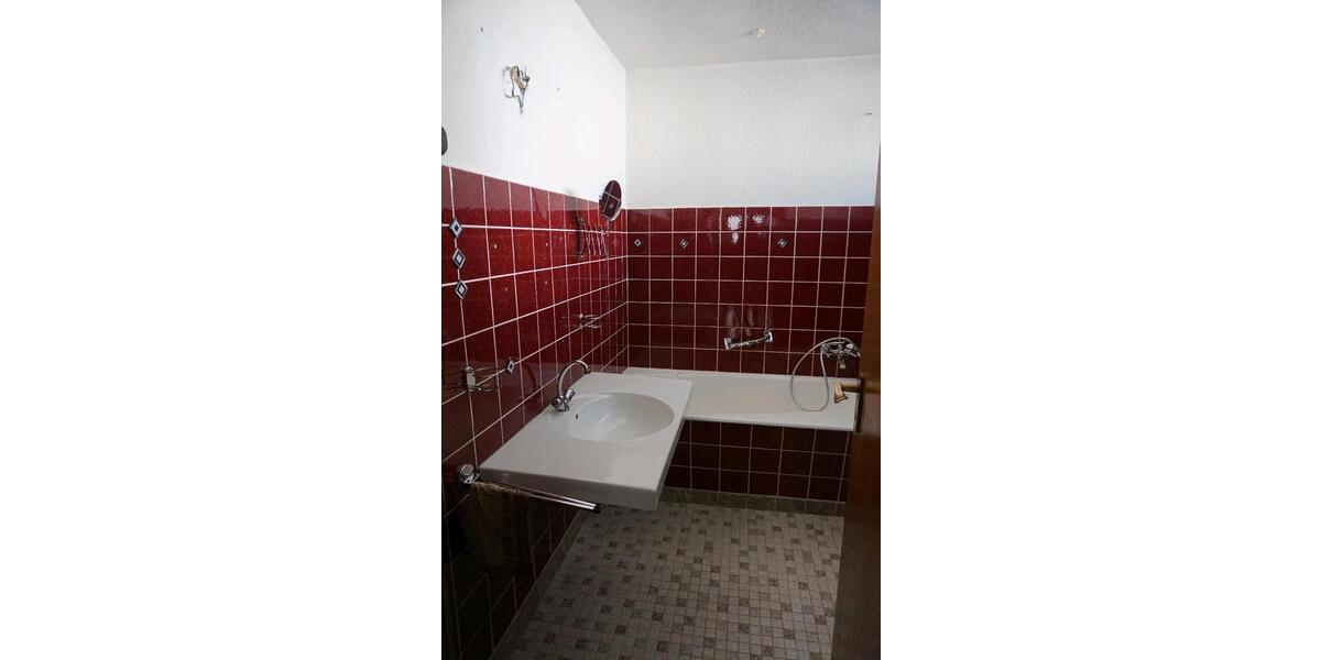 Einfamilienhaus Breidenbach - 7 Zimmer, 258 m&sup2;, 249.000&euro; | Angebot:26869708