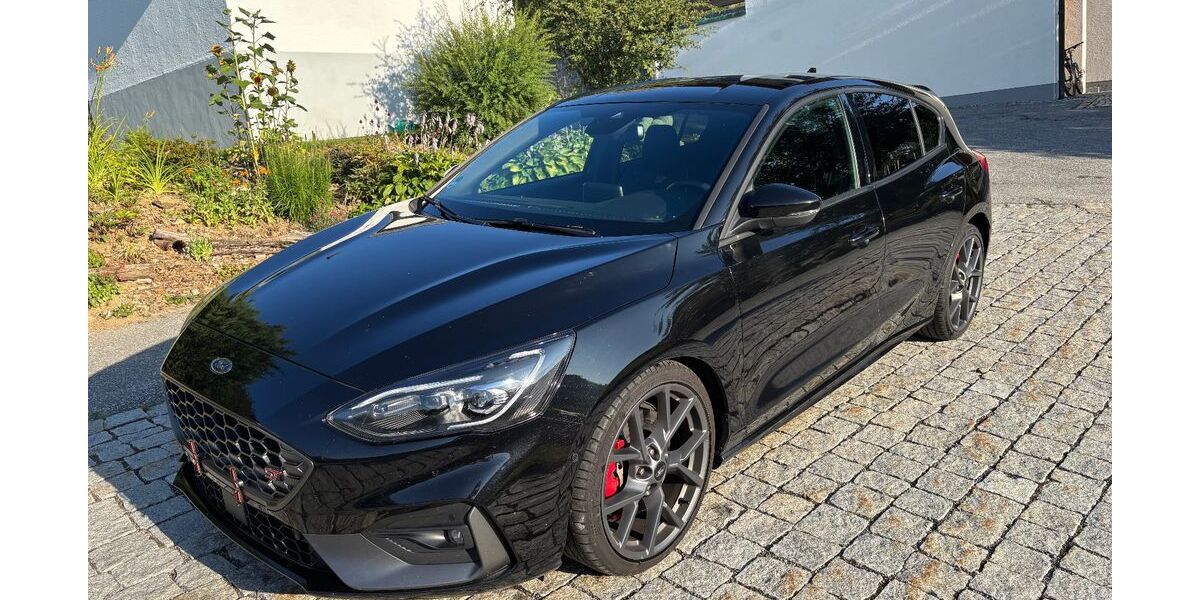 Ford Focus 119.000 km 18.300 &euro; Lindberg 94227