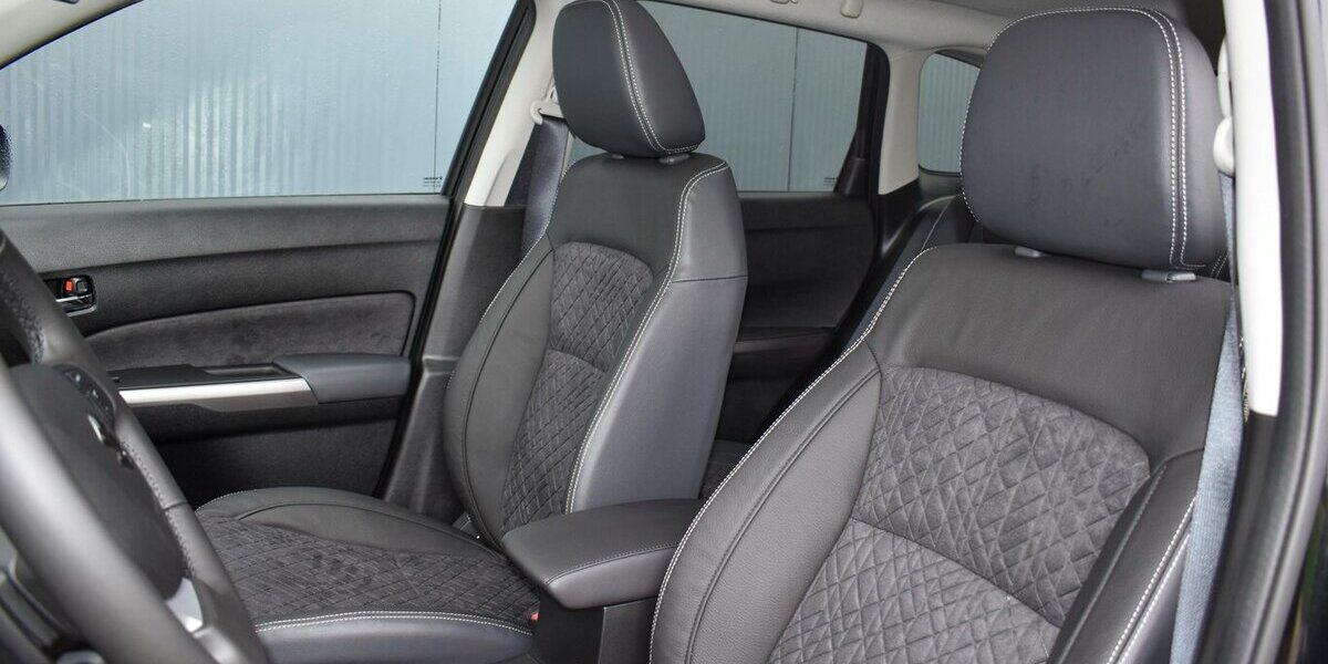 Suzuki Vitara Comfort+ 1.5l Hybrid AGS Allgrip 2.390 km 25.900 &euro; Höchberg-Würzburg 97204