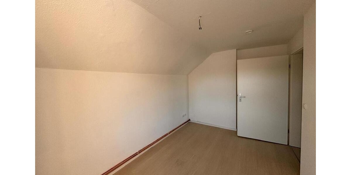 Etagenwohnung Zossen - 4 Zimmer, 105 m&sup2;, 1.049&euro; | Angebot:26398993