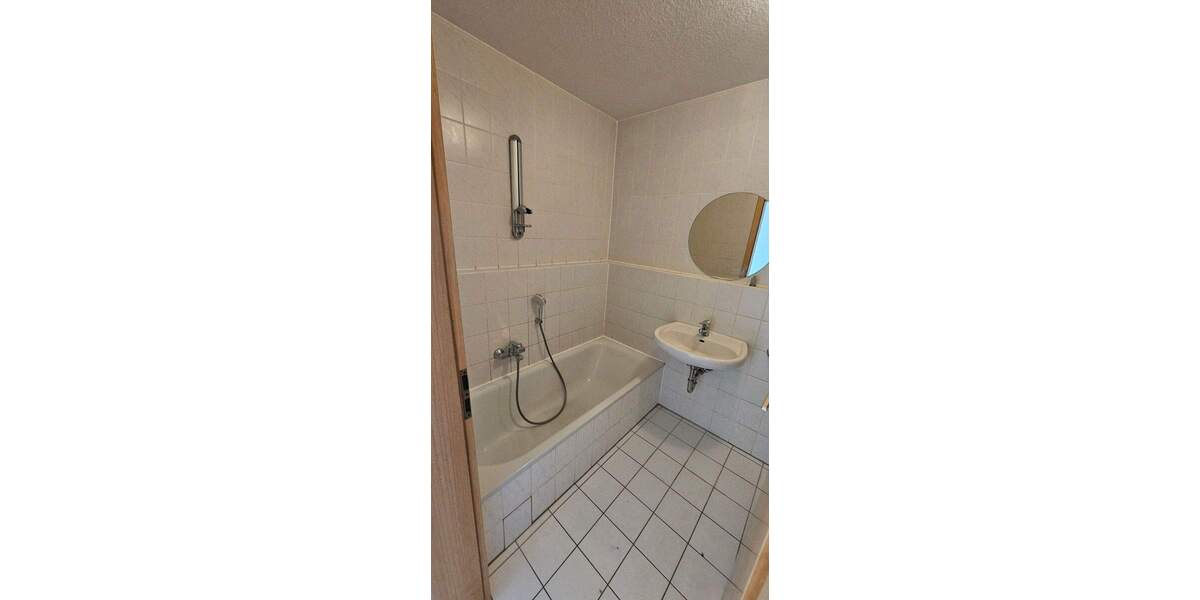 Etagenwohnung Niederwerrn - 3 Zimmer, 70 m&sup2;, 185.000&euro; | Angebot:25737703