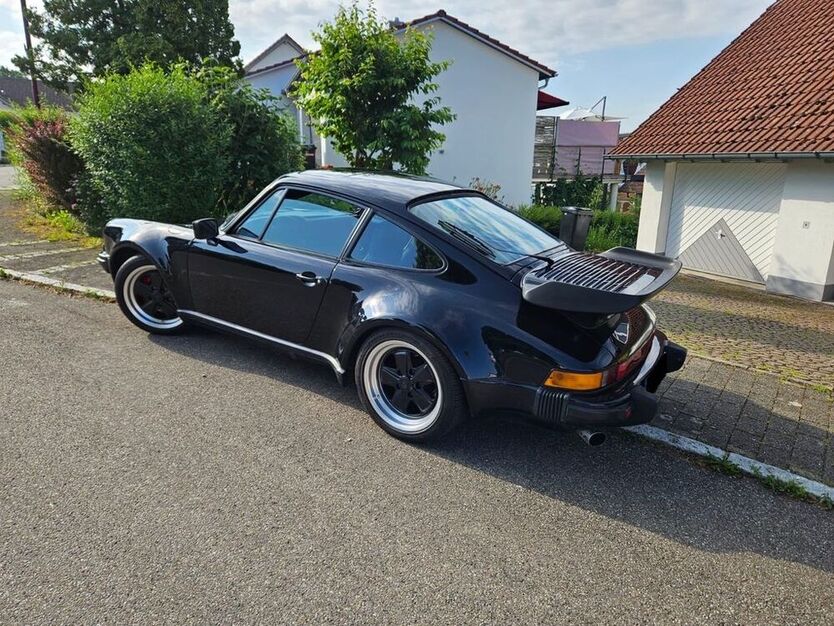 930