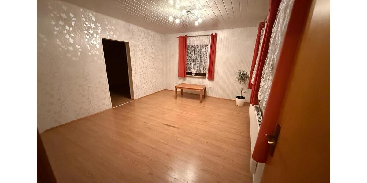 Einfamilienhaus Aßlar - 3 Zimmer, 140 m&sup2;, 1.300&euro; | Angebot:25810665
