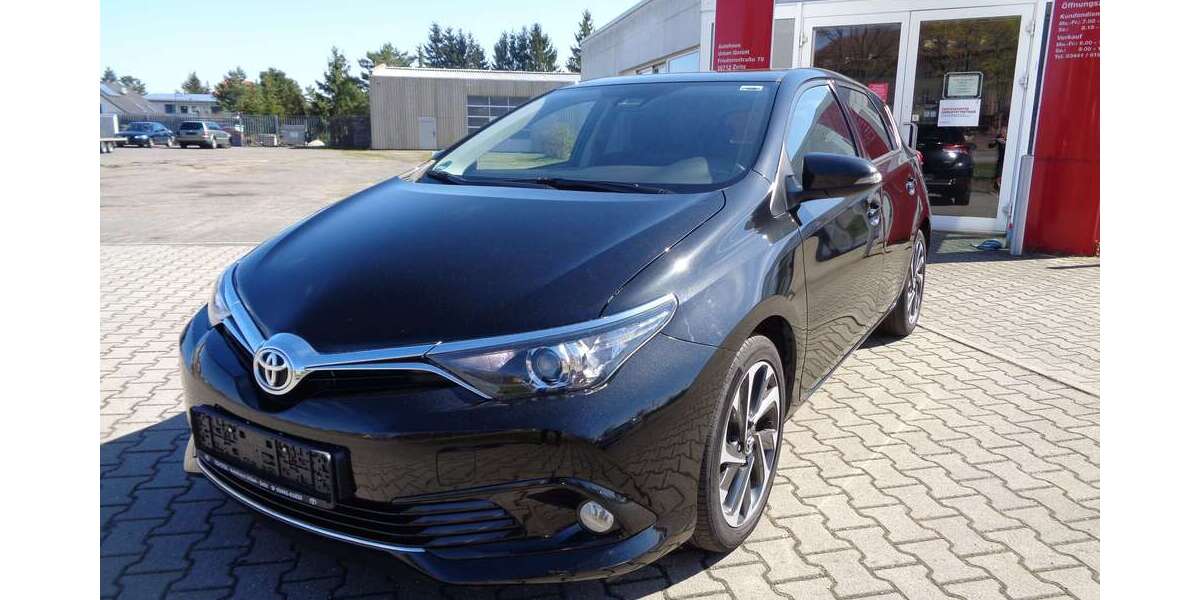 Toyota Auris 55.000 km 12.600 &euro; Zeitz 06712