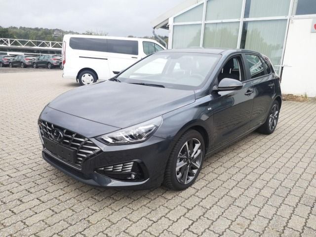 i30