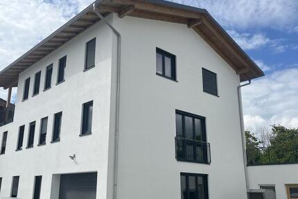 Haus Geretsried - 17 Zimmer, 404 m&sup2;, 4.000&euro; | Angebot:26660034