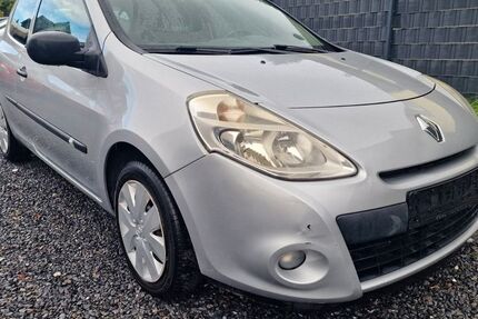 Renault Clio 146.000 km 1.990 € Oberhausen 46145