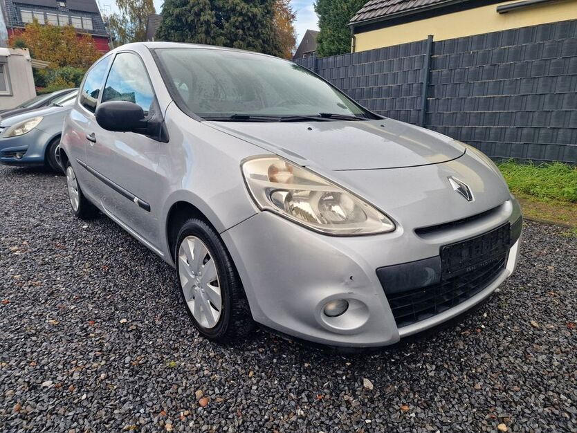 Renault Clio 146.000 km 1.990 € Oberhausen 46145