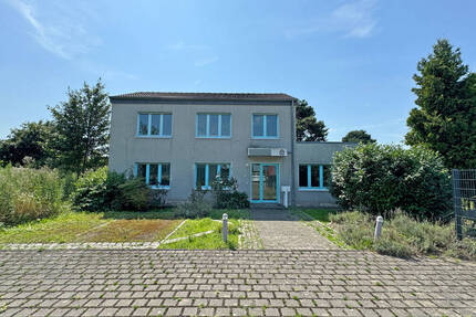 Attraktive Gewerbeeinheit auf 1.605 m² großen Grundstück in Voerde-Holthausen zum Verkauf! 7 zimmer