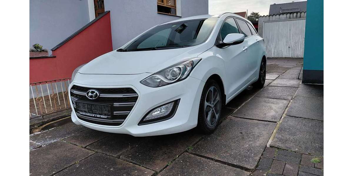 Hyundai i30 110.800 km 8.900 &euro; Schwalbach 66773