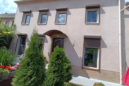 Haus Saarburg - 7 Zimmer, 242 m&sup2;, 650.000&euro; | Angebot:27154234