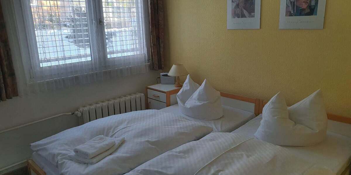 3-Sterne-Hotel mit 30 Zimmern und davor liegenden Baugrundstück 3 zimmer