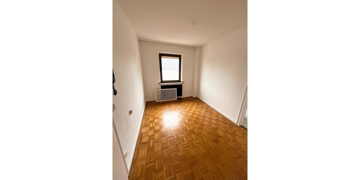 Etagenwohnung Essen Stadtbezirk III - 2.5 Zimmer, 80 m&sup2;, 780&euro; | Angebot:26411508