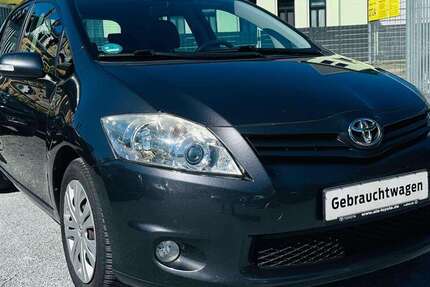Toyota Auris 123.000 km 5.499 &euro; Dresden 01259