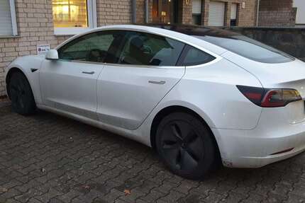 Tesla Model 3 72.000 km 24.500 &euro; Köln 51107