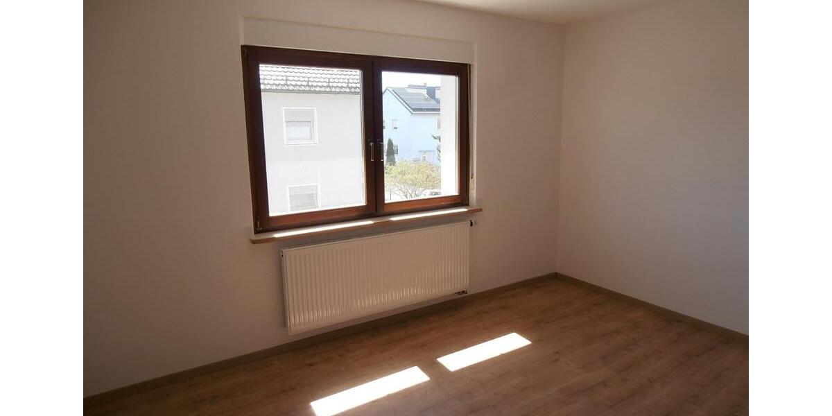 Etagenwohnung Weiden in der Oberpfalz - 2 Zimmer, 67 m&sup2;, 500&euro; | Angebot:26394256