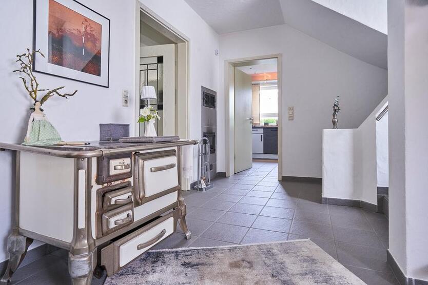 Einfamilienhaus mit Garten, Einbauküche, Garage und Keller zimmer