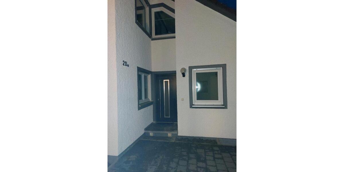 Doppelhaushälfte Roth - 7 Zimmer, 125 m&sup2;, 1.500&euro; | Angebot:25300768