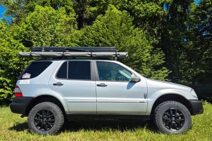 Mercedes-Benz ML 270 155.605 km 12.500 &euro; Rimsting 83253