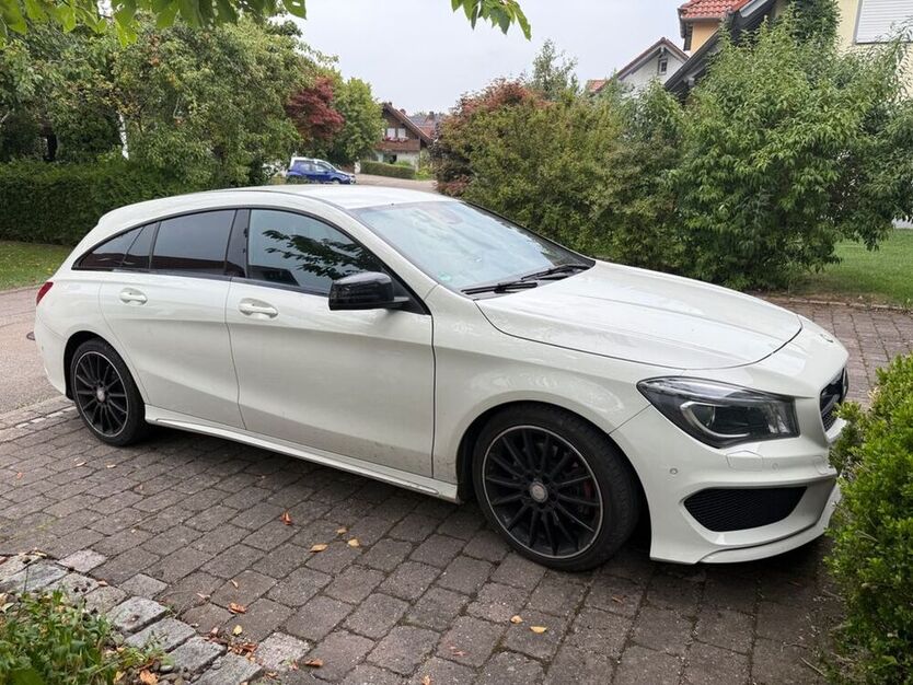 CLA 220 Shooting Brake