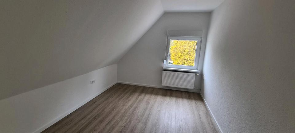 Doppelhaushälfte Remscheid Lüttringhausen - 4 Zimmer, 120 m&sup2;, 1.500&euro; | Angebot:25274629