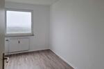 Familienfreundliche, frisch renovierte 3-Zimmer-Wohnung mit Balkon und weitem Blick! zimmer