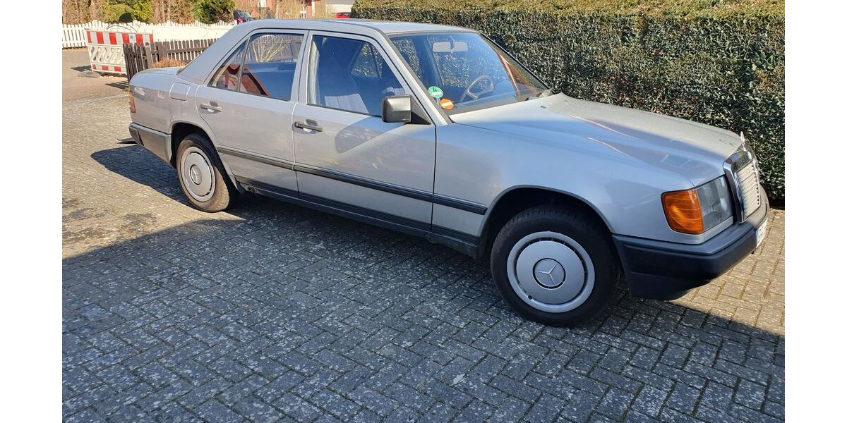 Mercedes-Benz E 200 220.000 km 3.900 &euro; Sassenburg/Westerbeck 38524