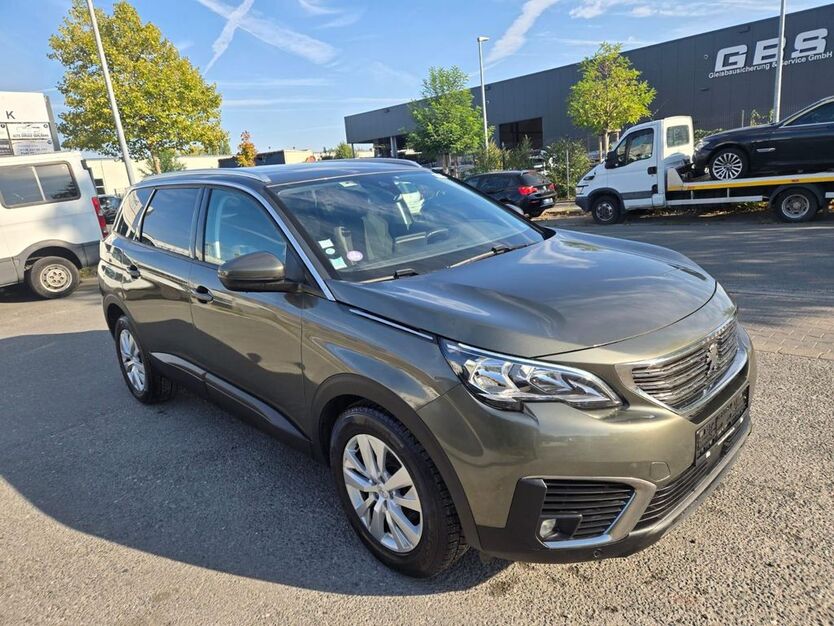 Peugeot 5008 70.000 km 17.990 € Gelsenkirchen 45884