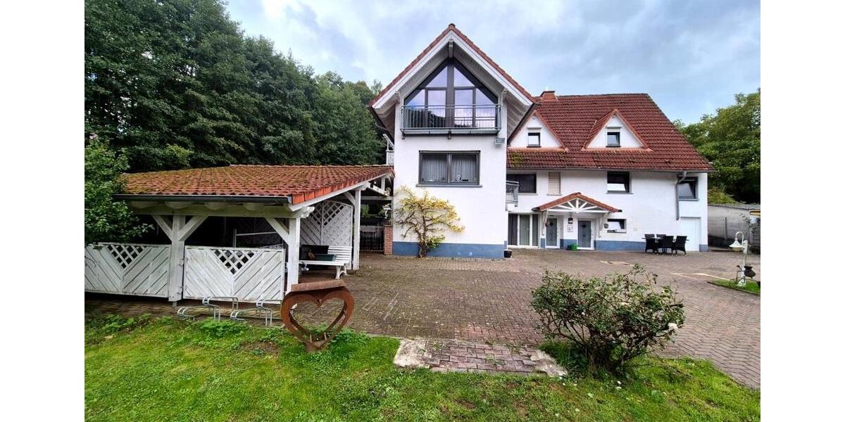 Gepflegte, großzügige 2-Etagen-Wohnung mit Kamin & Carport zu vermieten – wohnen wie im eigenen Haus 5 zimmer