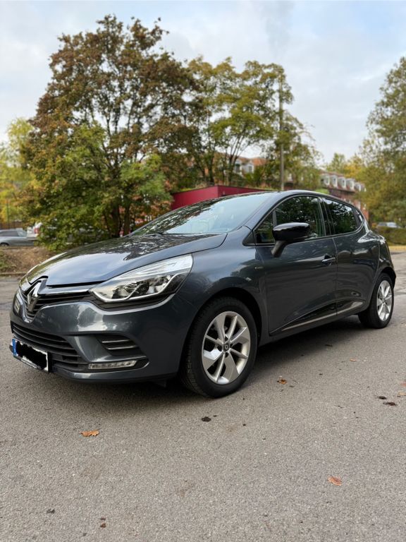 Renault Clio 97.109 km 10.650 € Frankfurt 60314