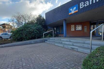 Gut durchdachtes, ehemaliges Bankgebäude mit 10 Stellplätzen im Ortsteil Innien zimmer