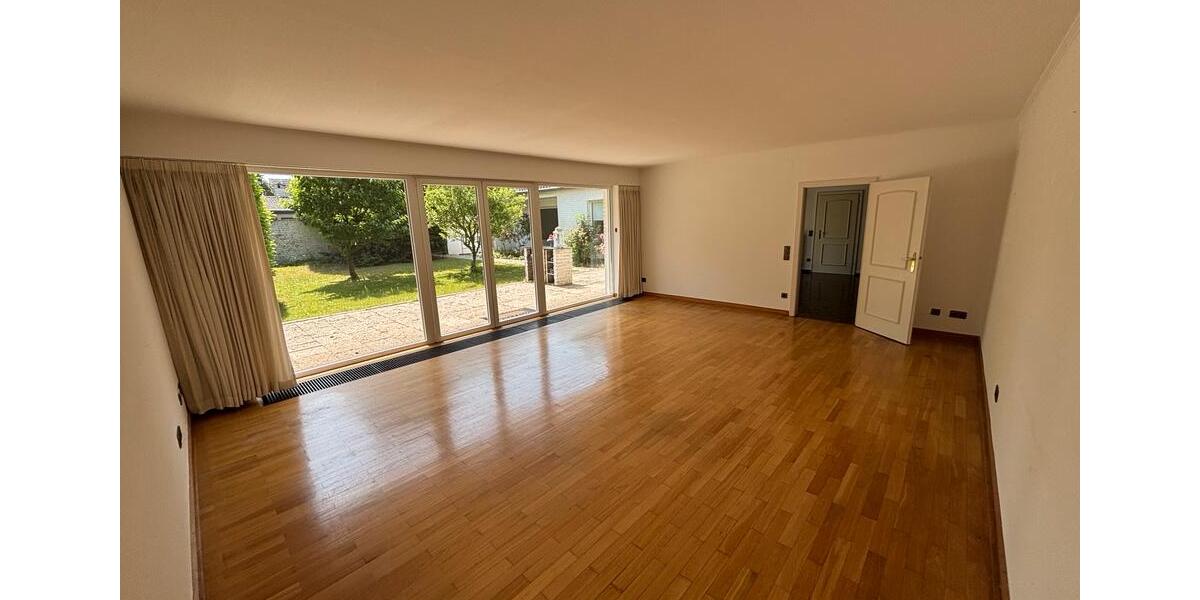 Bungalow Mönchengladbach West - 6 Zimmer, 320 m&sup2;, 655.000&euro; | Angebot:26993121