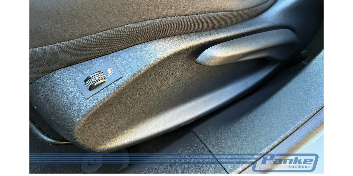 Peugeot 208 Allure*GT-Line*Pano*U-Connect*SHZ*R-Cam* 156.392 km 8.280 &euro; Berlin 13187