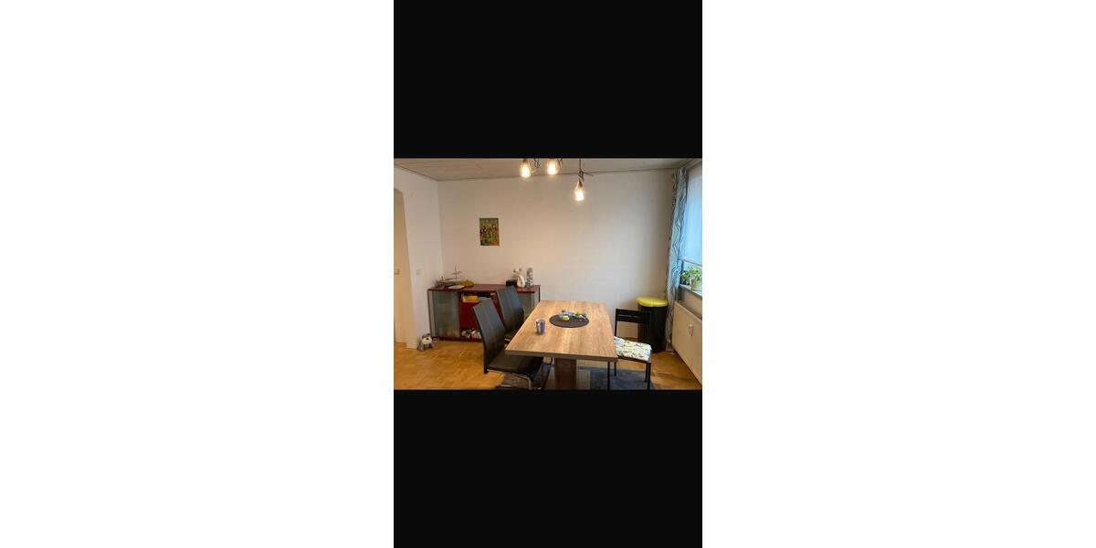 Dachgeschoßwohnung Berg bei Neumarkt in der Oberpfalz - 3 Zimmer, 95 m&sup2;, 1.000&euro; | Angebot:26144196
