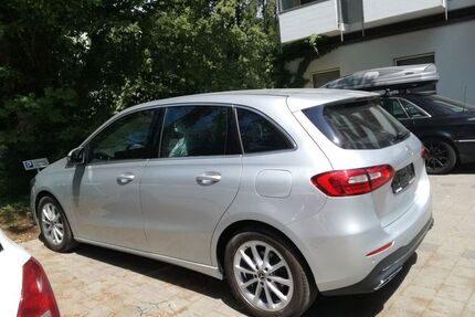 Mercedes B 180