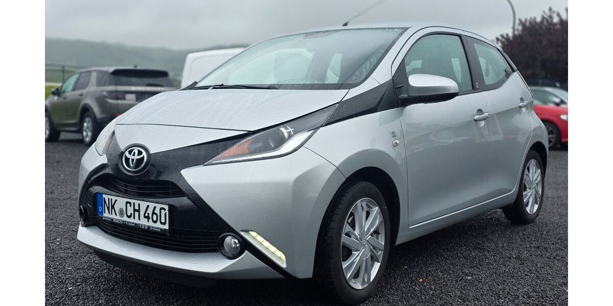 Toyota Aygo (X) 82.000 km 7.990 &euro; Oberwinter 53424