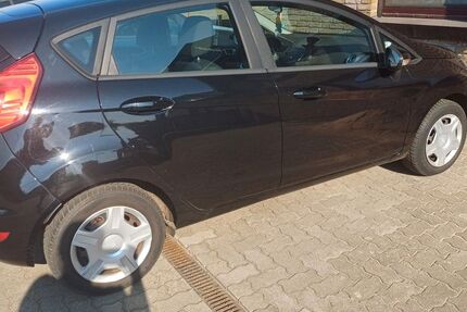 Ford Fiesta 66.900 km 6.500 &euro; Elmenhorst 23869