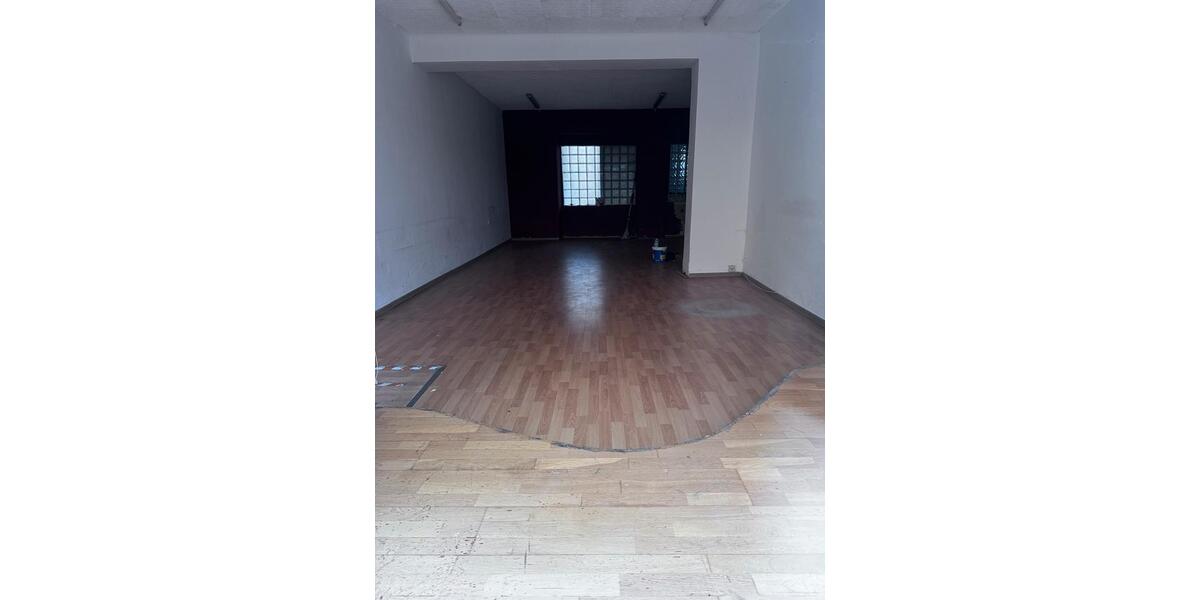 Ladenlokal als Büro , nagelstudio, Kiosk Usw. Zu vermieten. zimmer