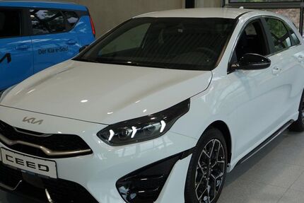 Kia ceed / Ceed 1.600 km 28.950 &euro; Cham 93413
