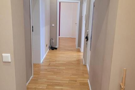 Schöne 3- Zimmer- Wohnung mit großer Küche 3 zimmer