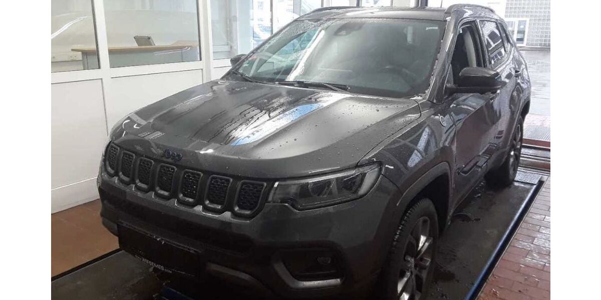 Jeep Compass 74.500 km 23.333 &euro; Rudolstadt 07407
