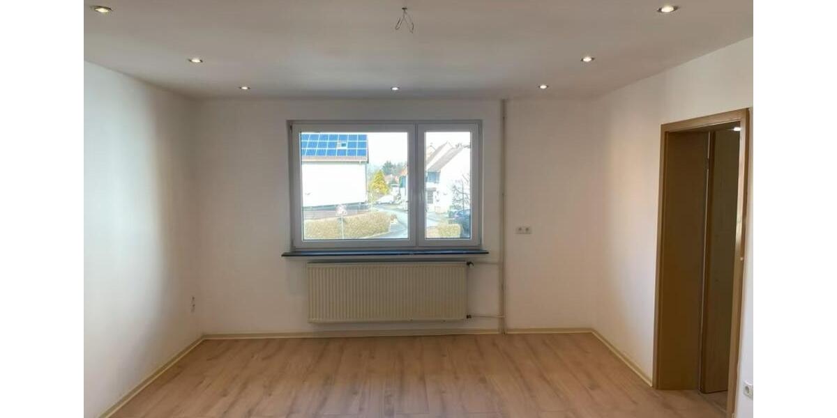 Einfamilienhaus Grebenstein - 6 Zimmer, 240 m&sup2;, 1.500&euro; | Angebot:24693195