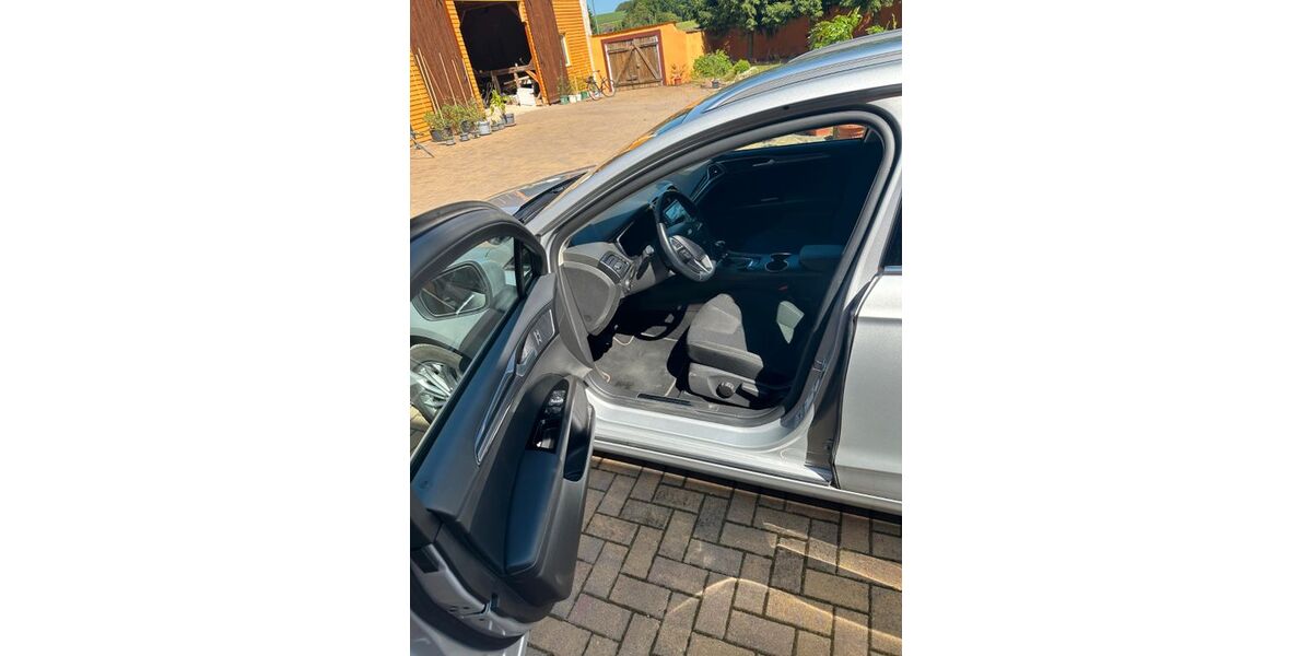 Ford Mondeo 87.000 km 20.500 &euro; Frohburg 04654