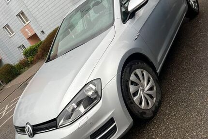 VW Golf 151.000 km 11.099 &euro; Überlingen 88662