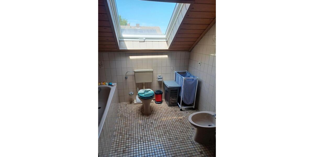 Dachgeschoßwohnung Erwitte - 3 Zimmer, 94 m&sup2;, 600&euro; | Angebot:27605602