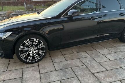Volvo V90 60.000 km 27.100 &euro; Übersee 83236