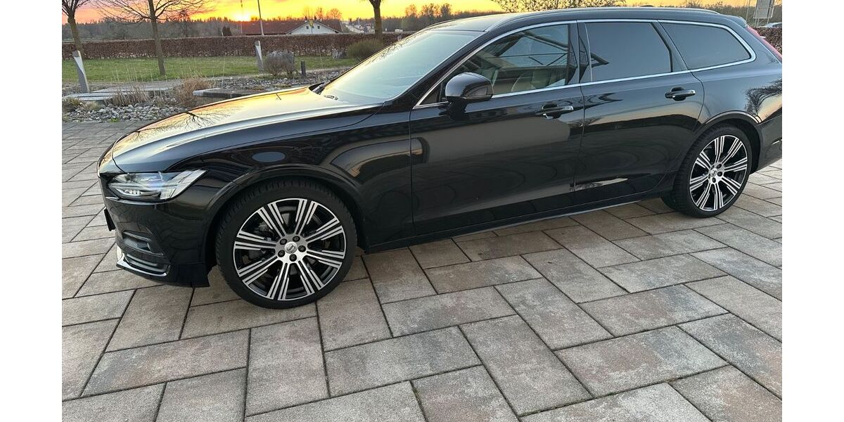 Volvo V90 60.000 km 27.100 &euro; Übersee 83236
