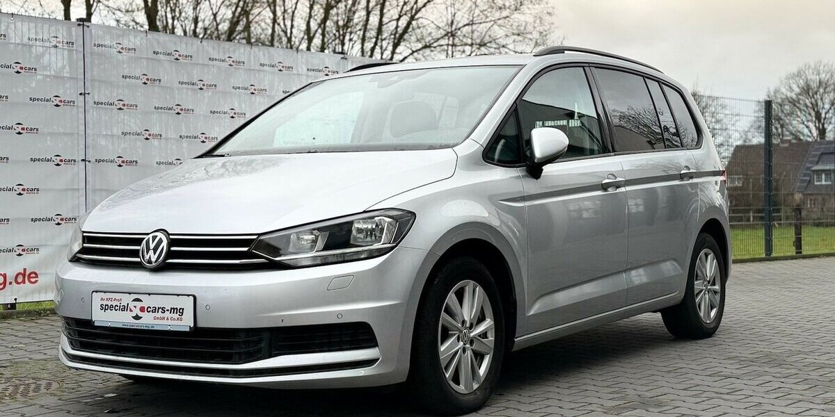 VW Touran 1.Hd / Automatik / AHK / 7 Sitze / Navi 110.000 km 23.490 &euro; Mönchengladbach 41066