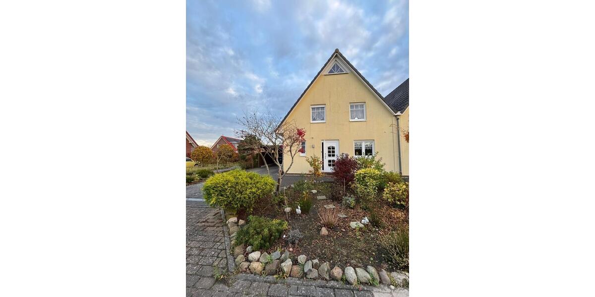 Doppelhaushälfte Varel - 4 Zimmer, 113 m&sup2;, 240.000&euro; | Angebot:25883175