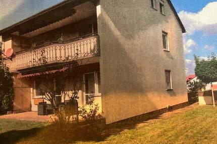 Ruhig und sonnig gelegenes 2-Familienhaus in Würzburg-Heidingsfeld zimmer